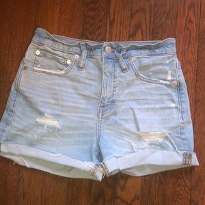 Madewell light wash fitted jean shorts